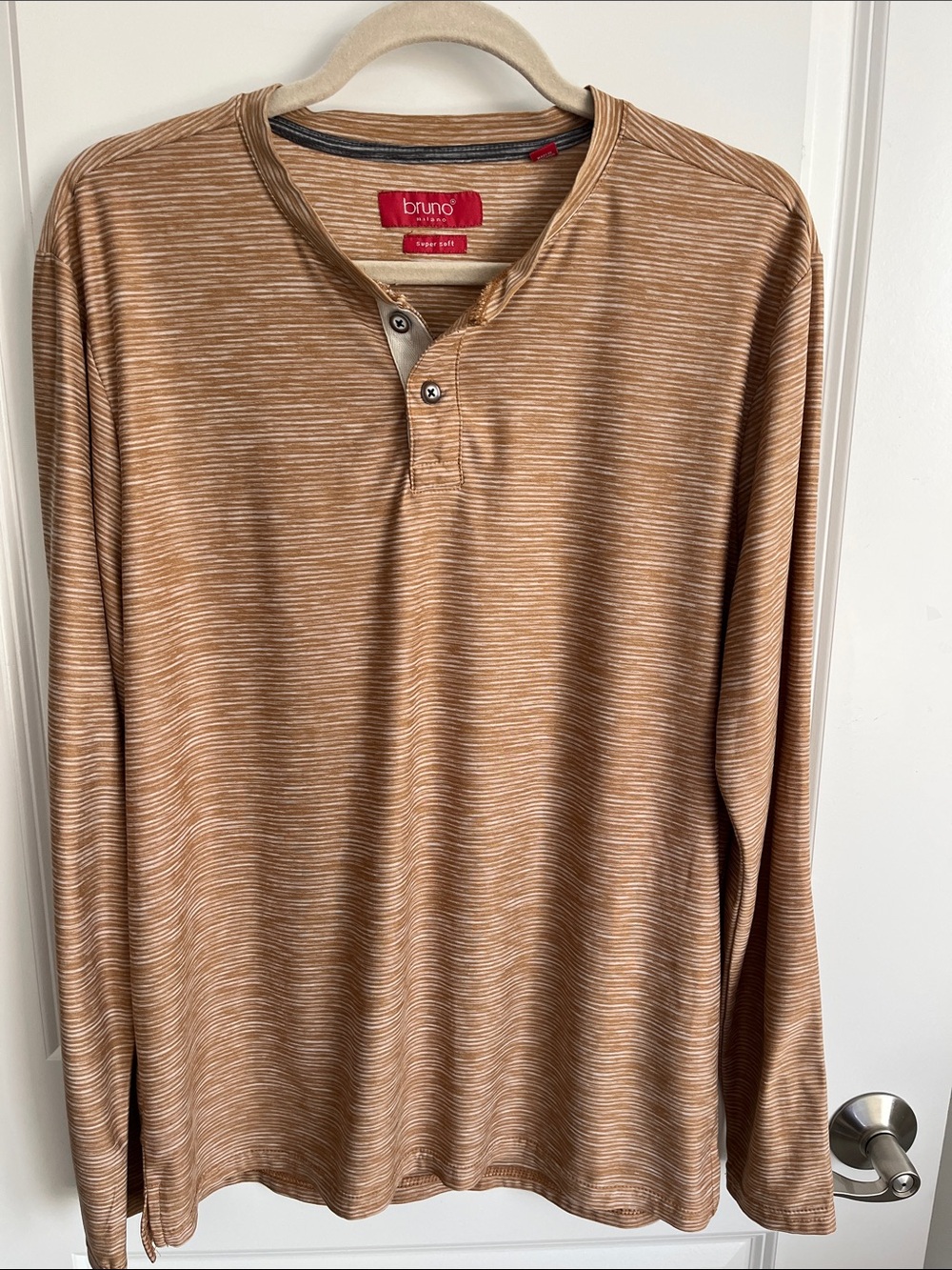 Bruno Milano Men’s Long-Sleeve Henley Shirt in Tan Stripe
